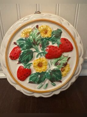 Vintage Ceramic Strawberry Mold Wall Mold Cottagecore